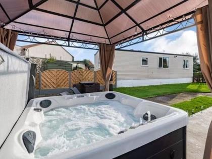 Hot Tub. Countryside. Coast. 5* Patrington Haven Leisure Park, East Yorkshire Vila Exterior foto