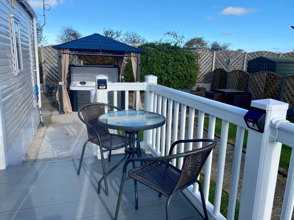 Hot Tub. Countryside. Coast. 5* Patrington Haven Leisure Park, East Yorkshire Vila Exterior foto